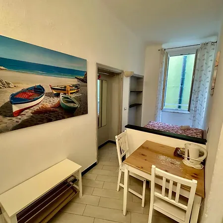 Mezza Galea Guest house Vernazza