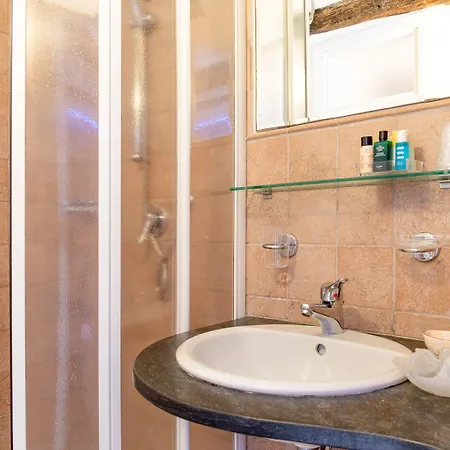 Mezza Galea Βερνάτσα